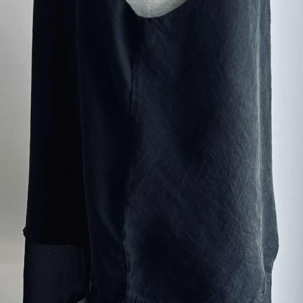 RUDSAK Black Cupro-Viscose Layered Sleeveless Blouse with Keyhole Back – US L - Picture 6 of 12
